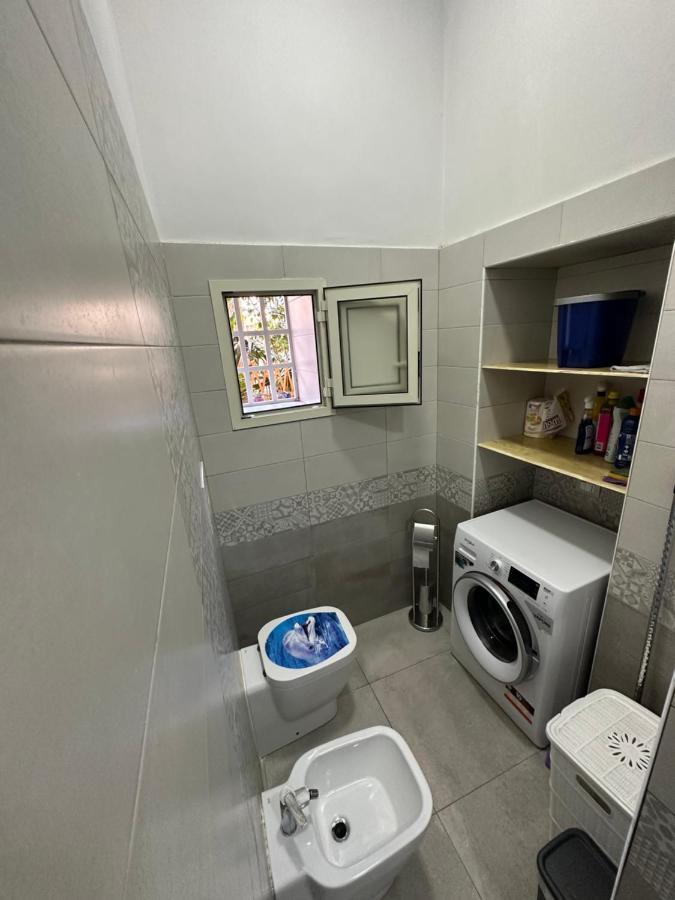 B&B Infinity เนเปิลส์ ภายนอก รูปภาพ